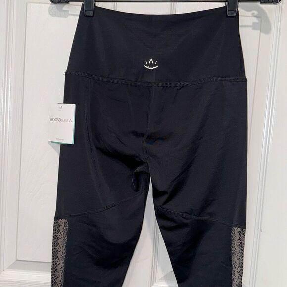 Beyond Yoga Down the Line Metallic High Rise Leggings Size Small - Picture 10 of 10